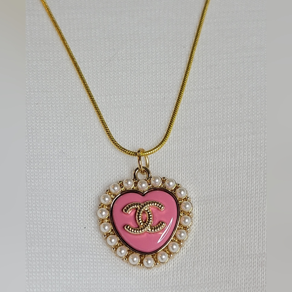 Pink/ Pearl Heart CC Zipper Pull, 18" Gold Plated Chain, Necklace